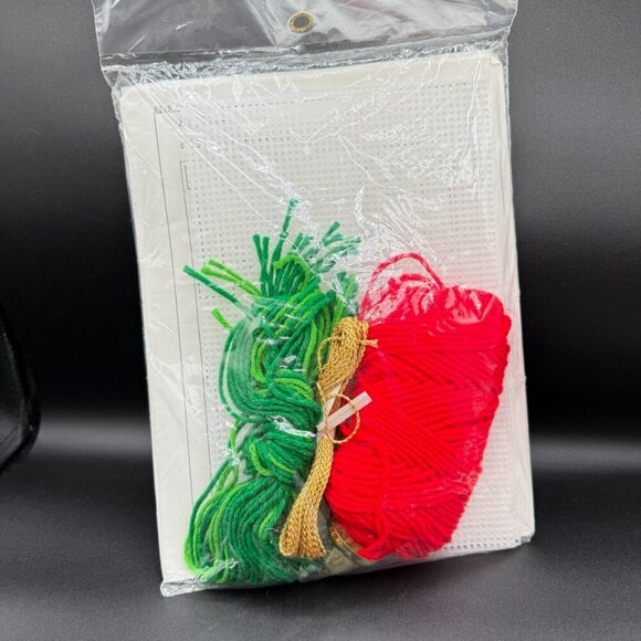 Gallery of Stitches by Bucilla Christmas 'NOEL' Wall Hanging Kit New in Bag 6515 - Picture 8 of 12